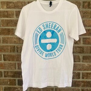 - Ed Sheeran Divide Tour concert tshirt size large unisex Graphics